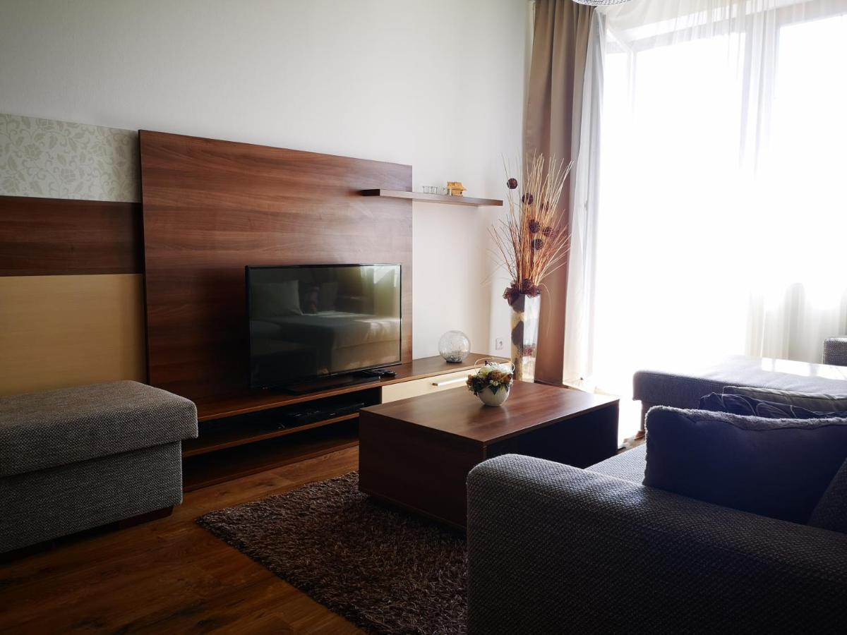 Apartman Laria Vel'ka Lomnica Eksteriør billede